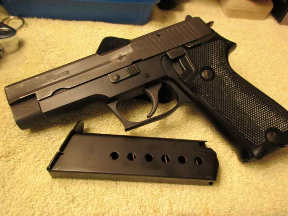 Sig Sauer P220 45cal  Double Action Auto