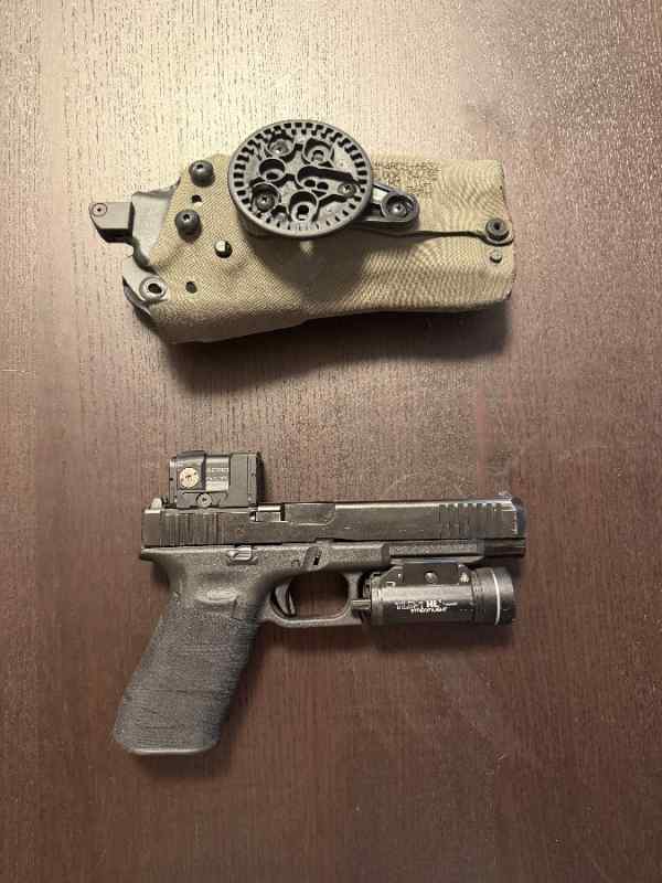 Glock_1.jpg