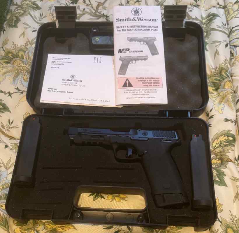 Smith &amp; Wesson 22 magnum