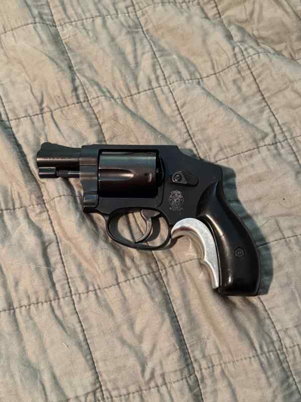 S&amp;W 442  J frame Airweight