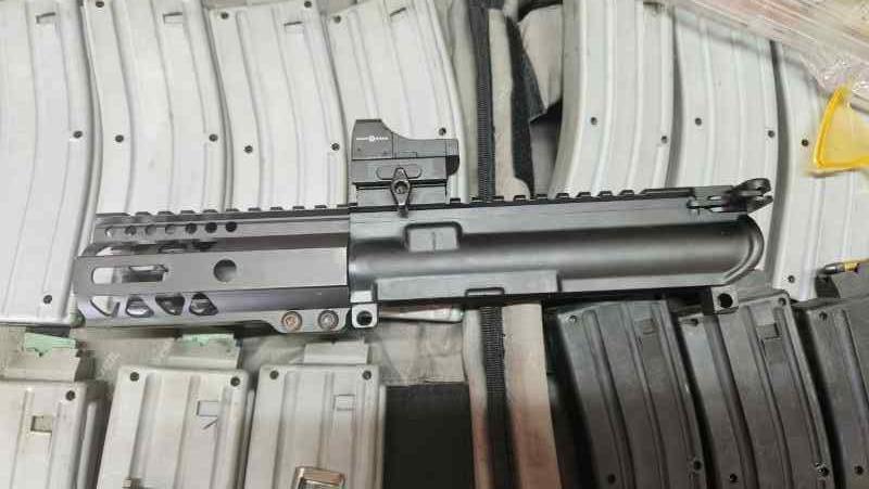CMMG 22 Banshee upper with 14 mags